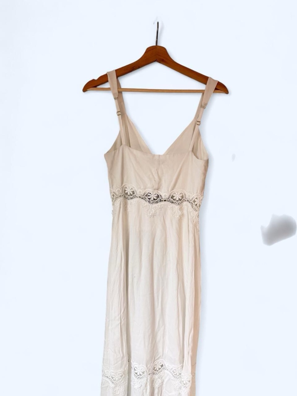 NWT GUESS Summer Cream Lace-Trim Maxi Dress size XS - Picture 4 of 6